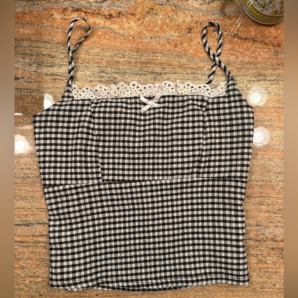 Stylish Gingham Camisole with Lace Trim